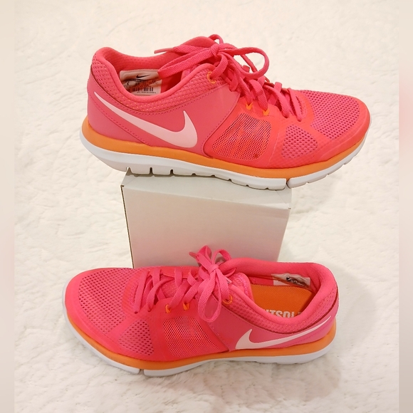 Nike Women's Pink and Orange Running Shoes - Picture 1 of 6